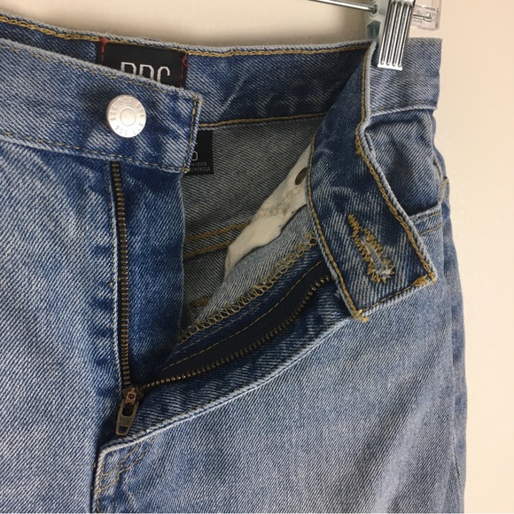 BDG Urban Outfitters Mom High Rise Denim Jean Shorts in Blue - Picture 3 of 10